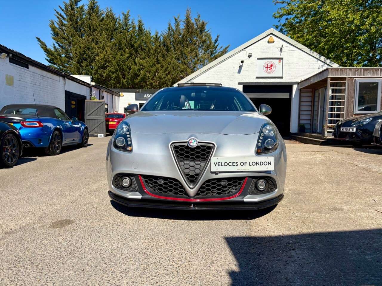 A 2016 ALFA ROMEO GIULIETTA 1750 TBi Veloce Hatchback 5dr Petrol TCT Euro 6 (240 bhp) A 2016 ALFA ROMEO GIULIETTA 1750 TBi Veloce Hatchback 5dr Petrol TCT Euro 6 (240 bhp)