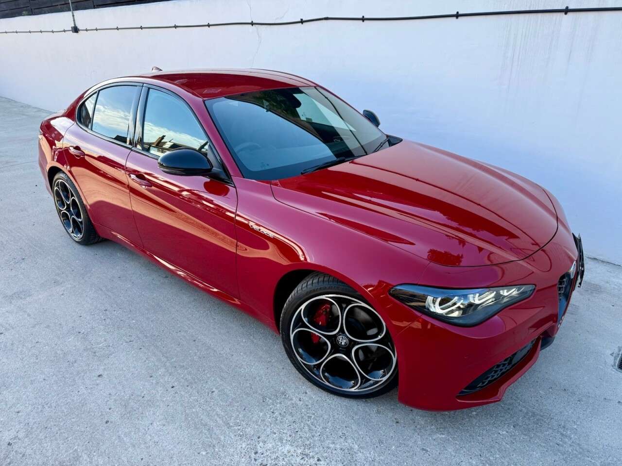 A 2023 ALFA ROMEO GIULIA 2.0T Veloce Saloon 4dr Petrol Auto Euro 6 (s/s) (280 ps) FANTASTIC MILEAGE A 2023 ALFA ROMEO GIULIA 2.0T Veloce Saloon 4dr Petrol Auto Euro 6 (s/s) (280 ps) FANTASTIC MILEAGE