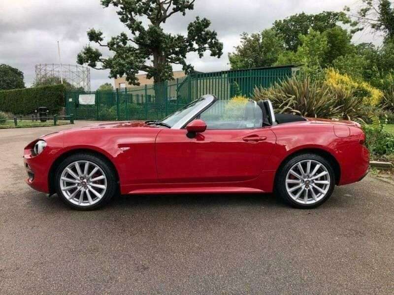 A 2018 FIAT 124 SPIDER 1.4 MultiAir Lusso Plus Convertible 2dr Petrol Auto Euro 6 (140 ps) FULL SP A 2018 FIAT 124 SPIDER 1.4 MultiAir Lusso Plus Convertible 2dr Petrol Auto Euro 6 (140 ps) FULL SP