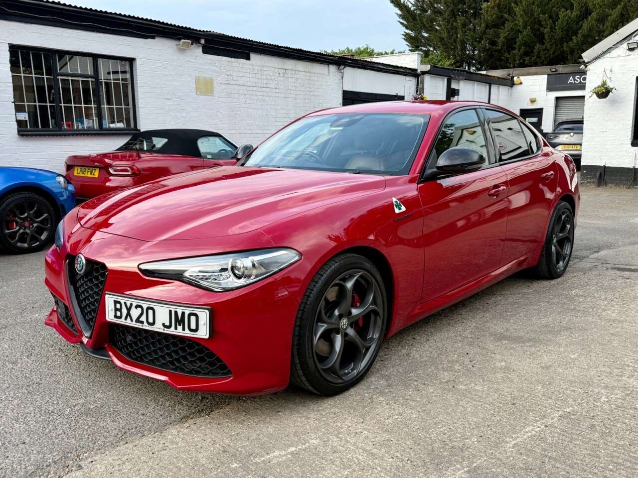 A 2020 ALFA ROMEO GIULIA 2.0T Veloce Saloon 4dr Petrol GPF Auto Euro 6 (s/s) (280 ps) FACELIFT TOUCH A 2020 ALFA ROMEO GIULIA 2.0T Veloce Saloon 4dr Petrol GPF Auto Euro 6 (s/s) (280 ps) FACELIFT TOUCH