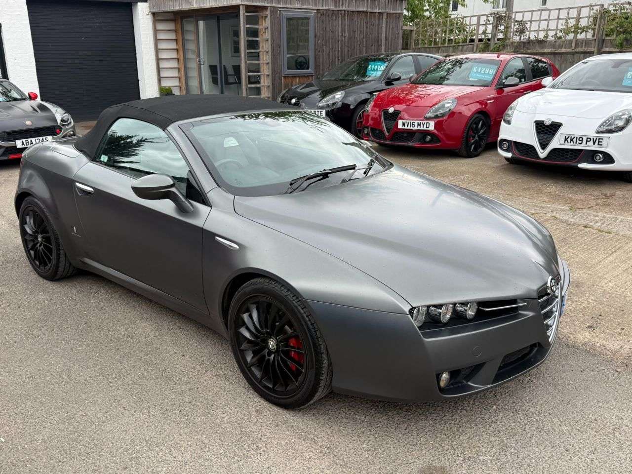 A 2011 ALFA ROMEO SPIDER 2.2 JTS Convertible 2dr Petrol Manual (218 g/km, 185 bhp) VERY RARE ITALIA A 2011 ALFA ROMEO SPIDER 2.2 JTS Convertible 2dr Petrol Manual (218 g/km, 185 bhp) VERY RARE ITALIA
