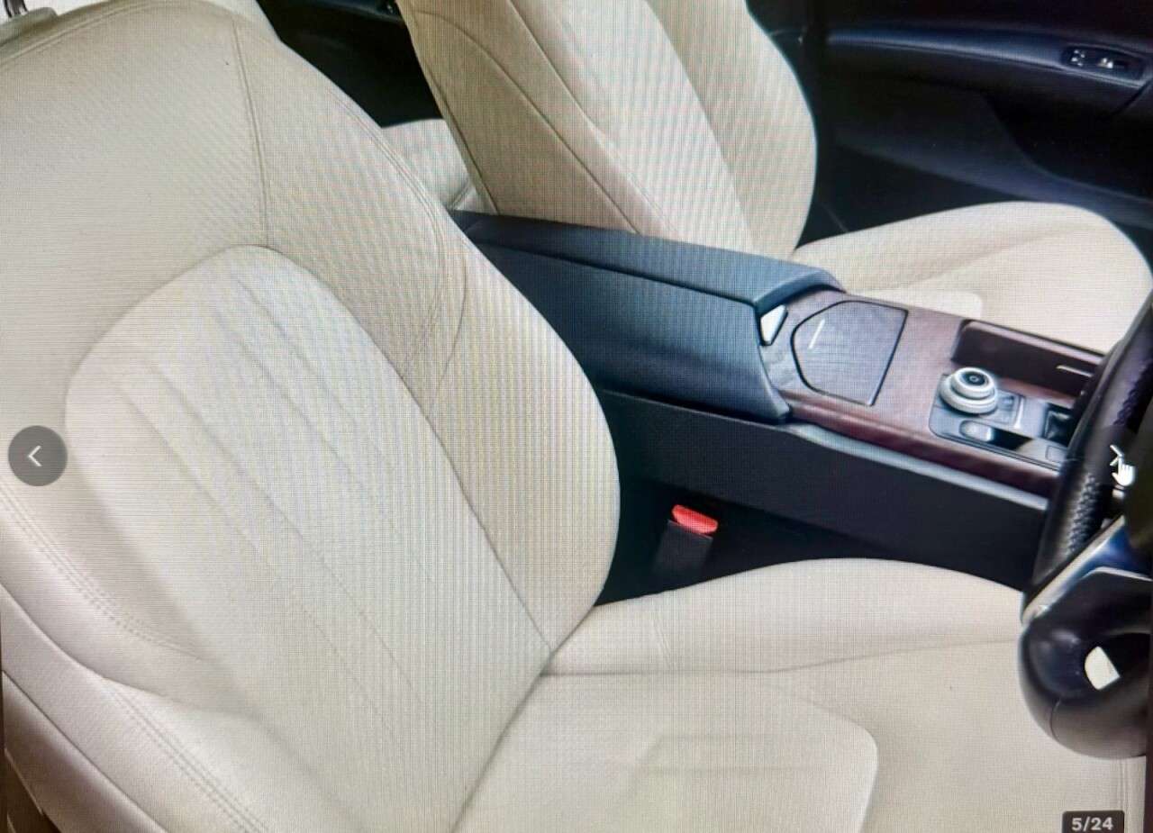 A 2018 MASERATI GHIBLI 3.0 V6 GPF Saloon 4dr Petrol ZF Euro 6 (s/s) (350 ps) JUST HAD FULL SERVICE A 2018 MASERATI GHIBLI 3.0 V6 GPF Saloon 4dr Petrol ZF Euro 6 (s/s) (350 ps) JUST HAD FULL SERVICE