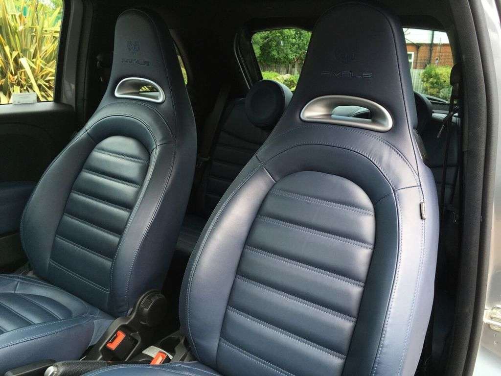 2018 ABARTH 695 2018 ABARTH 695