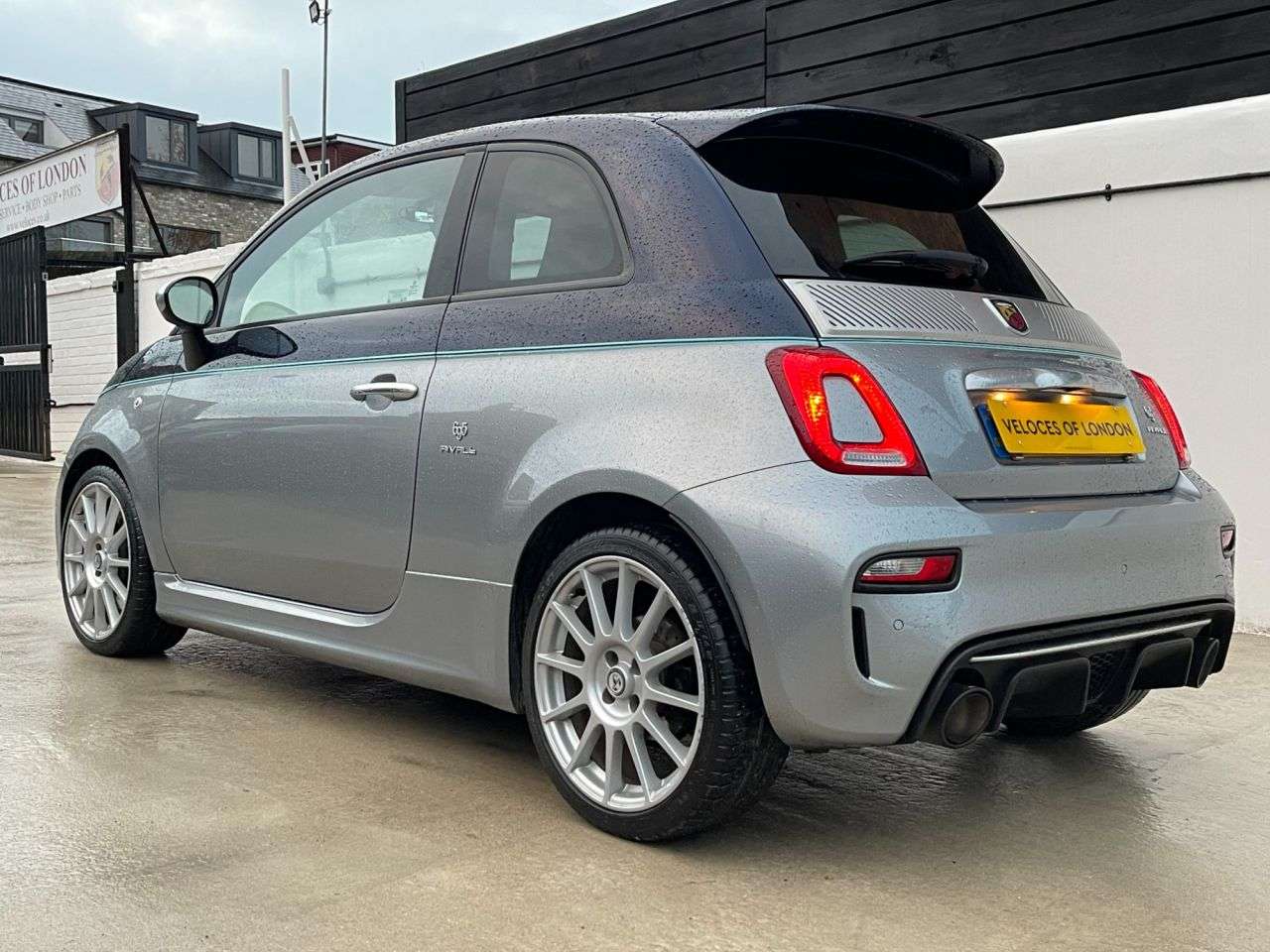 2018 ABARTH 695 2018 ABARTH 695