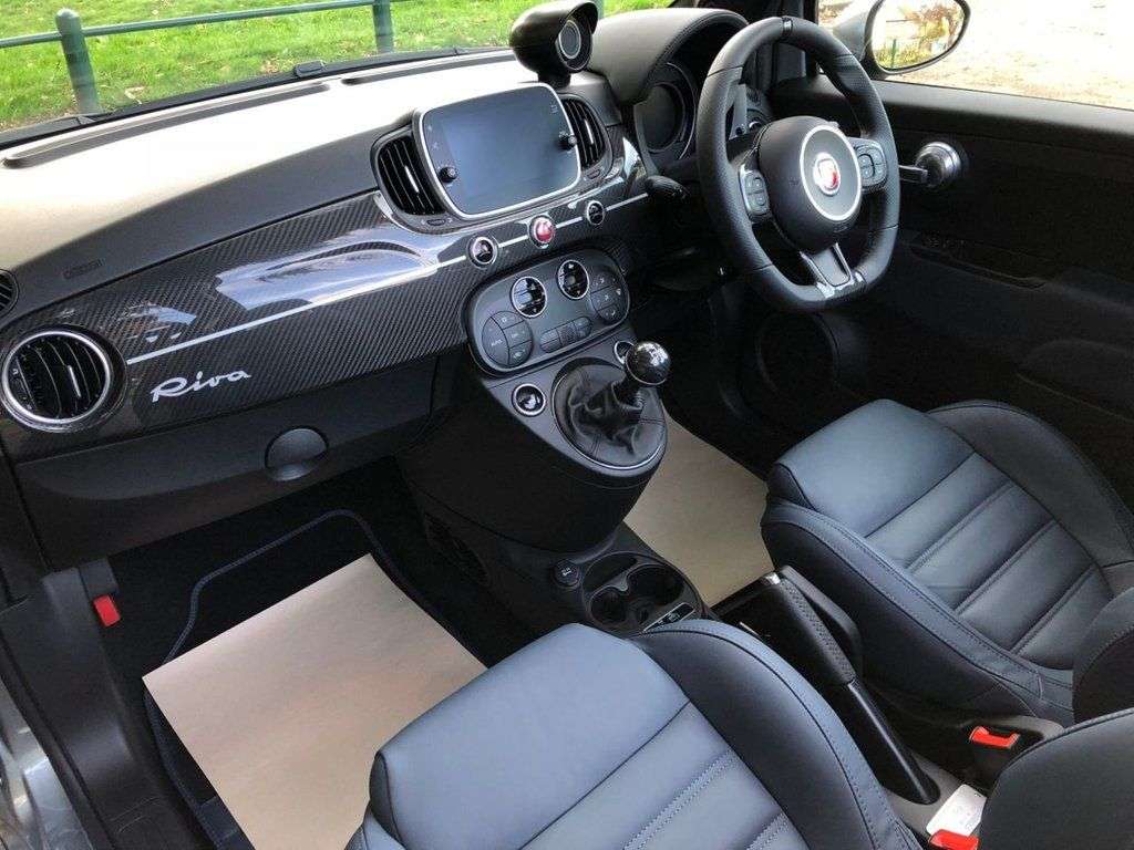 2018 ABARTH 695 2018 ABARTH 695