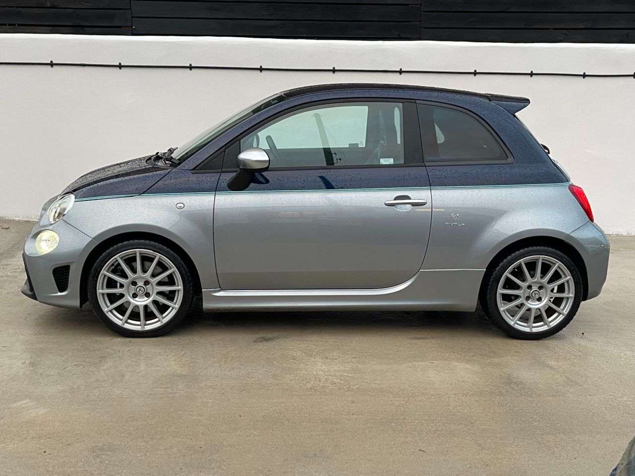 2018 ABARTH 695 2018 ABARTH 695