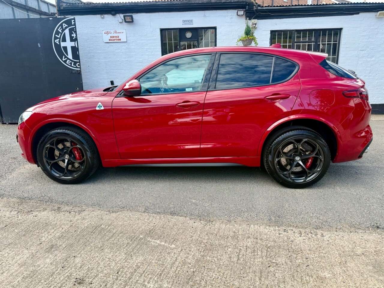 A 2019 ALFA ROMEO STELVIO 2.9 V6 Bi-Turbo Quadrifoglio SUV 5dr Petrol Auto Q4 AWD Euro 6 (s/s) (510 p A 2019 ALFA ROMEO STELVIO 2.9 V6 Bi-Turbo Quadrifoglio SUV 5dr Petrol Auto Q4 AWD Euro 6 (s/s) (510 p