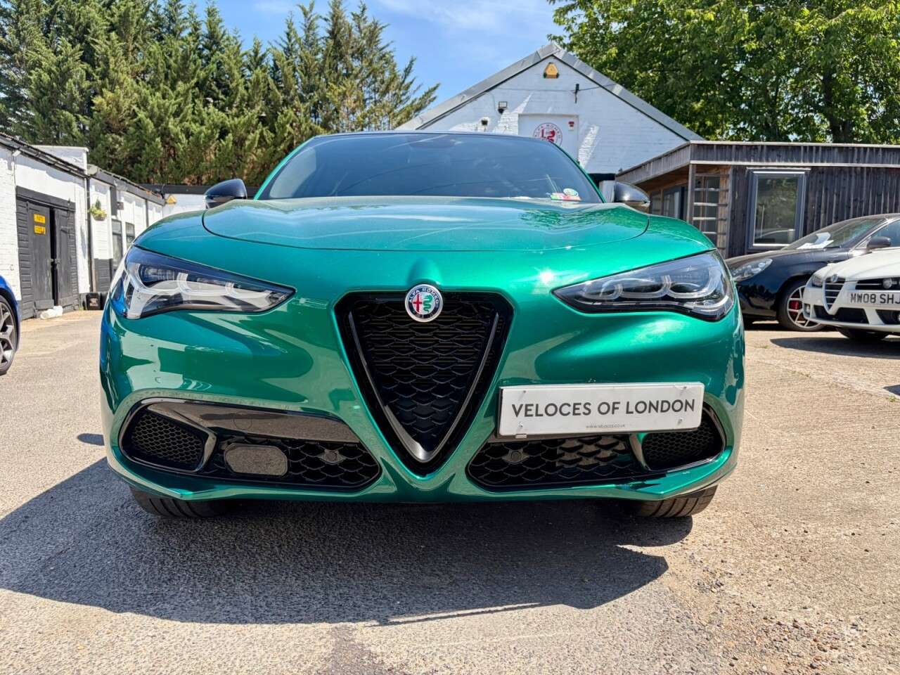 A 2024 ALFA ROMEO STELVIO 2.0T Tributo Italiano SUV 5dr Petrol Auto Q4 AWD Euro 6 (s/s) (280 ps) MANU A 2024 ALFA ROMEO STELVIO 2.0T Tributo Italiano SUV 5dr Petrol Auto Q4 AWD Euro 6 (s/s) (280 ps) MANU