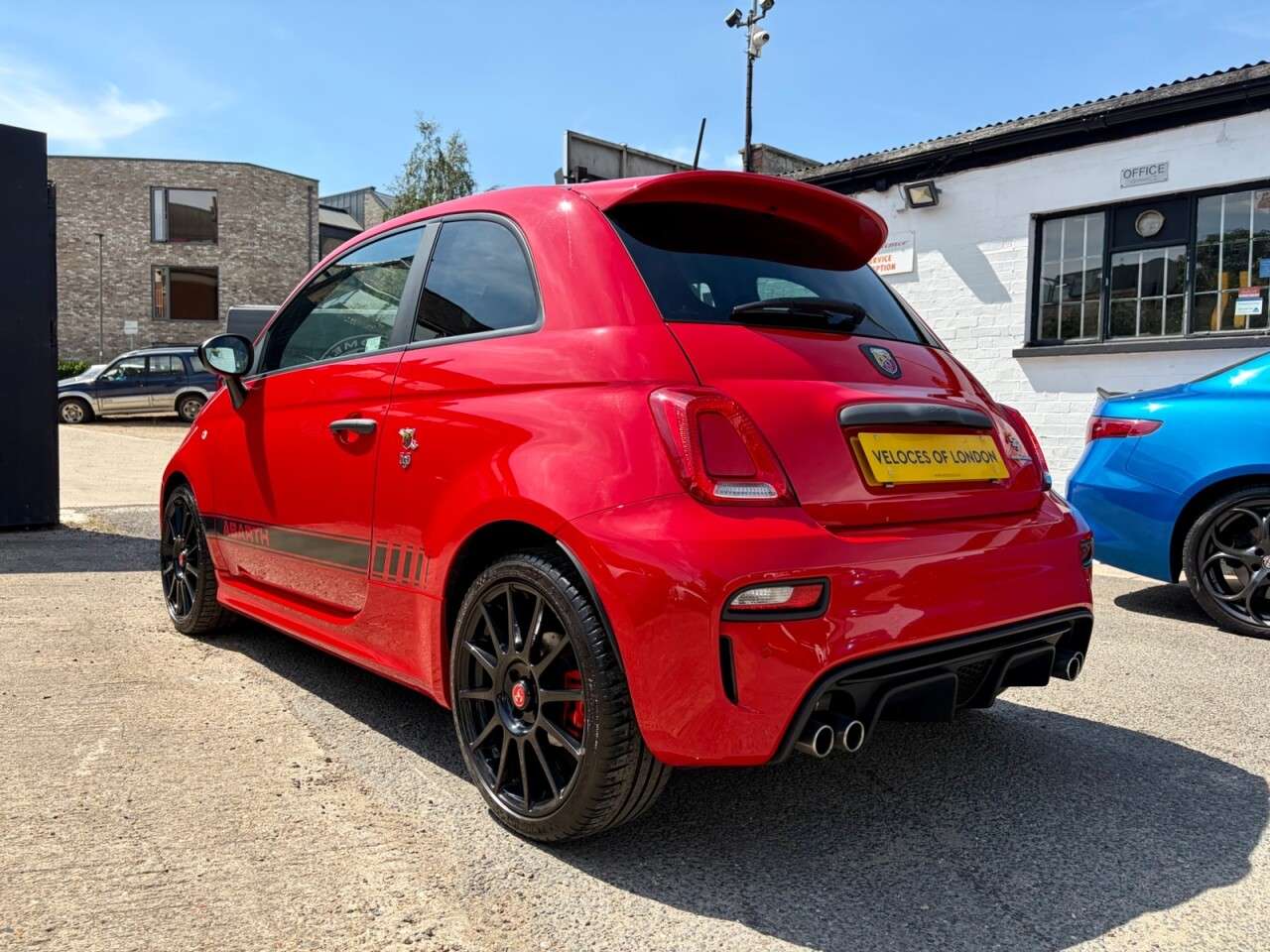 2022 ABARTH 595 2022 ABARTH 595