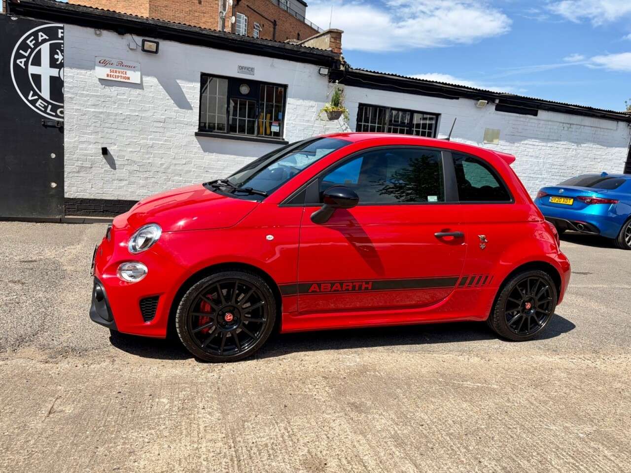 2022 ABARTH 595 2022 ABARTH 595