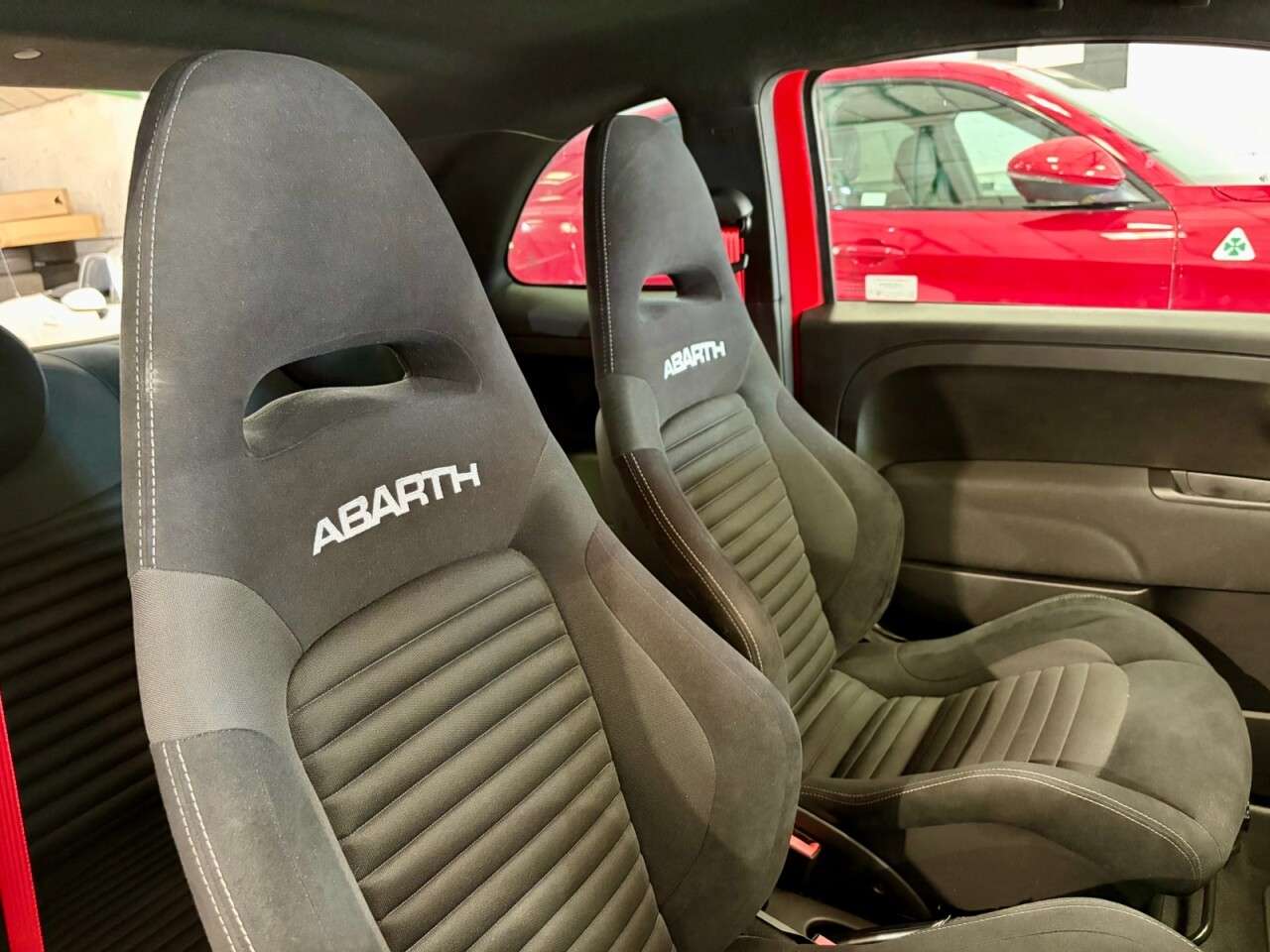 2022 ABARTH 595 2022 ABARTH 595