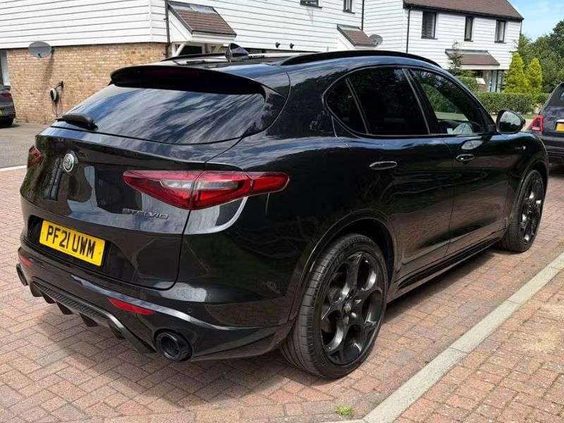 A 2021 ALFA ROMEO STELVIO 2.0T Veloce Ti SUV 5dr Petrol Auto Q4 AWD Euro 6 (s/s) (280 ps) TWIN GLASS A 2021 ALFA ROMEO STELVIO 2.0T Veloce Ti SUV 5dr Petrol Auto Q4 AWD Euro 6 (s/s) (280 ps) TWIN GLASS