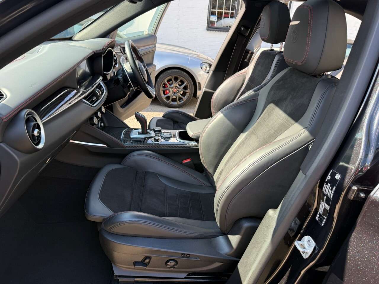 A 2021 ALFA ROMEO STELVIO 2.0T Veloce Ti SUV 5dr Petrol Auto Q4 AWD Euro 6 (s/s) (280 ps) TWIN GLASS A 2021 ALFA ROMEO STELVIO 2.0T Veloce Ti SUV 5dr Petrol Auto Q4 AWD Euro 6 (s/s) (280 ps) TWIN GLASS