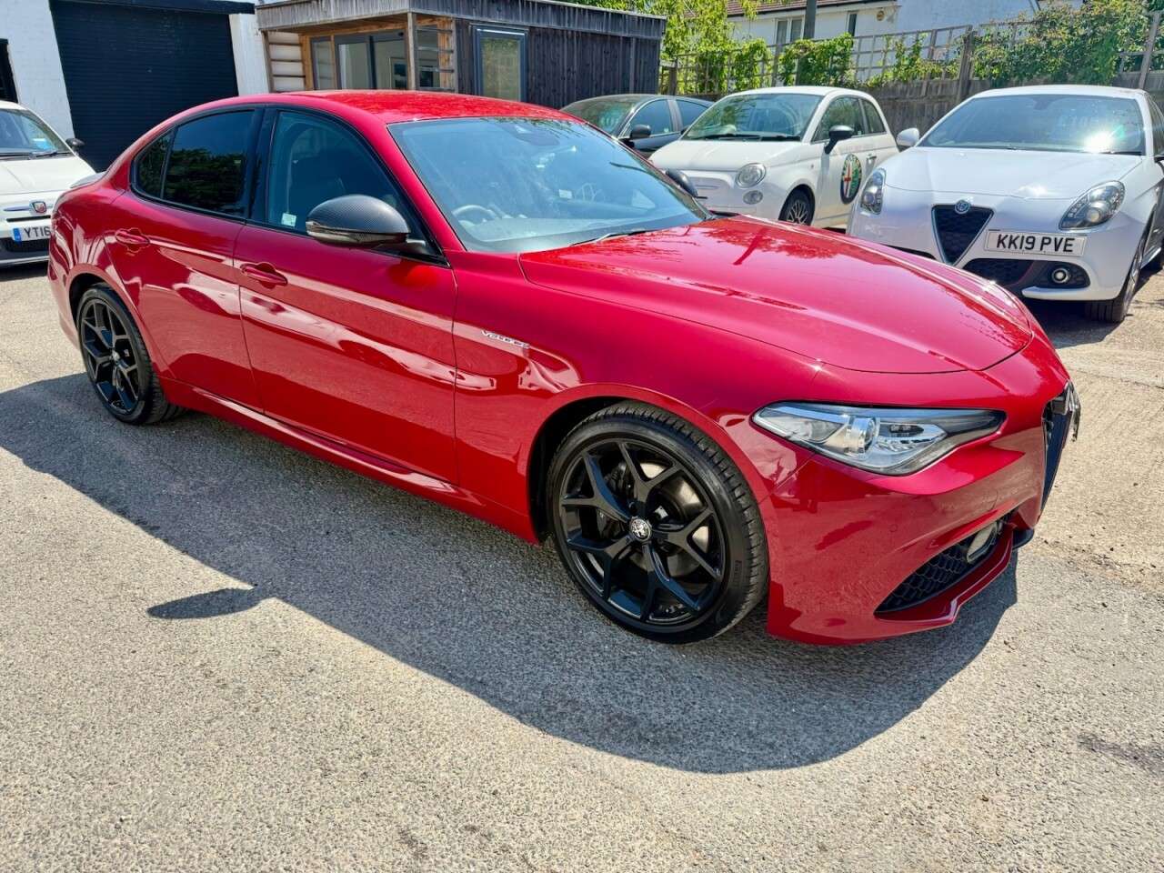 A 2019 ALFA ROMEO GIULIA 2.0T Veloce Saloon 4dr Petrol Auto Euro 6 (s/s) (280 ps) ..APPLE CARPLAY / A 2019 ALFA ROMEO GIULIA 2.0T Veloce Saloon 4dr Petrol Auto Euro 6 (s/s) (280 ps) ..APPLE CARPLAY /