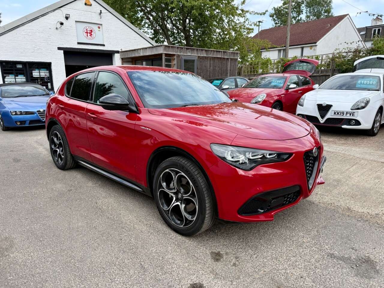 A 2023 ALFA ROMEO STELVIO 2.0T Veloce SUV 5dr Petrol Auto Q4 AWD Euro 6 (s/s) (280 ps) DIGITAL DASH + A 2023 ALFA ROMEO STELVIO 2.0T Veloce SUV 5dr Petrol Auto Q4 AWD Euro 6 (s/s) (280 ps) DIGITAL DASH +
