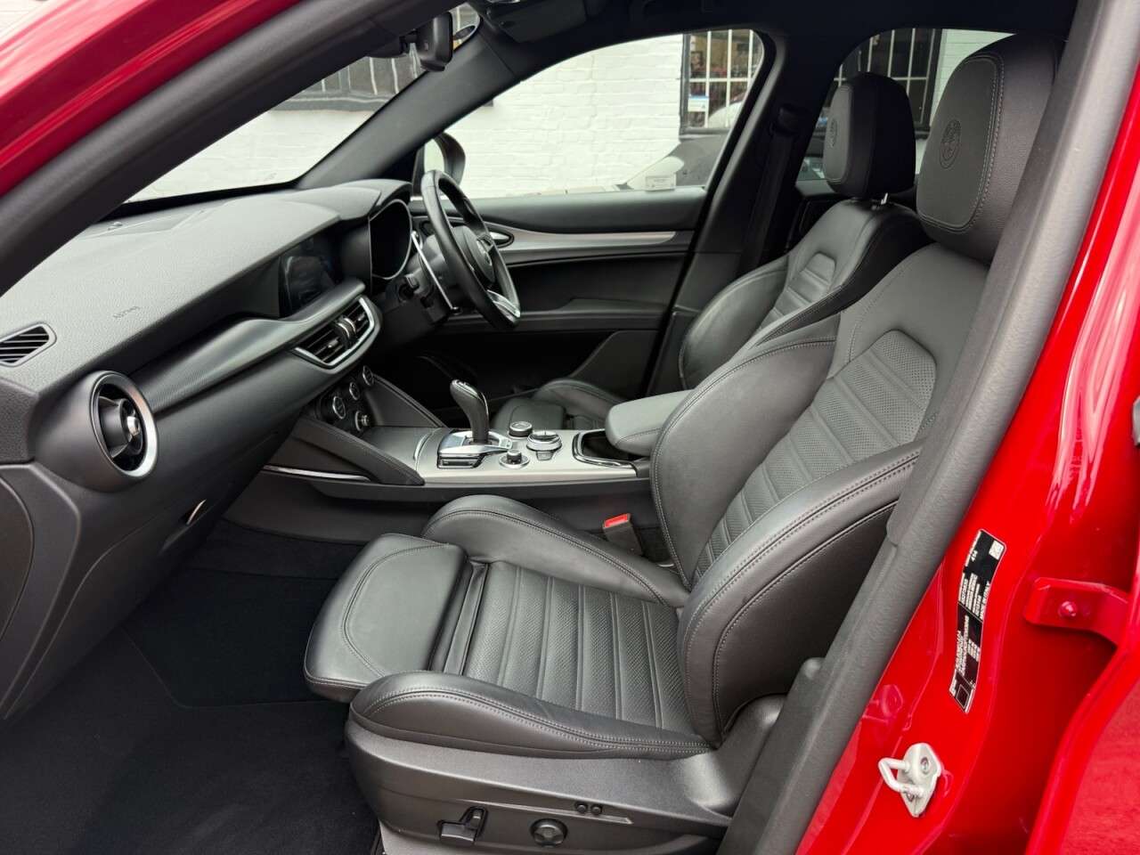 A 2023 ALFA ROMEO STELVIO 2.0T Veloce SUV 5dr Petrol Auto Q4 AWD Euro 6 (s/s) (280 ps) DIGITAL DASH + A 2023 ALFA ROMEO STELVIO 2.0T Veloce SUV 5dr Petrol Auto Q4 AWD Euro 6 (s/s) (280 ps) DIGITAL DASH +