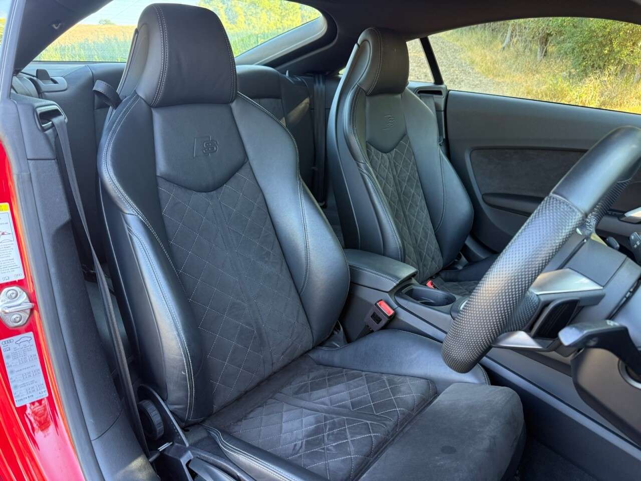 A 2019 AUDI TT 2.0 TFSI 45 Black Edition Coupe 3dr Petrol S Tronic quattro Euro 6 (s/s) (2 A 2019 AUDI TT 2.0 TFSI 45 Black Edition Coupe 3dr Petrol S Tronic quattro Euro 6 (s/s) (2