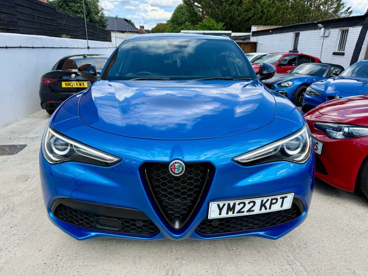 A 2022 ALFA ROMEO STELVIO 2.0T Veloce SUV 5dr Petrol Auto Q4 AWD Euro 6 (s/s) (280 ps) ..JUST SERVICE A 2022 ALFA ROMEO STELVIO 2.0T Veloce SUV 5dr Petrol Auto Q4 AWD Euro 6 (s/s) (280 ps) ..JUST SERVICE