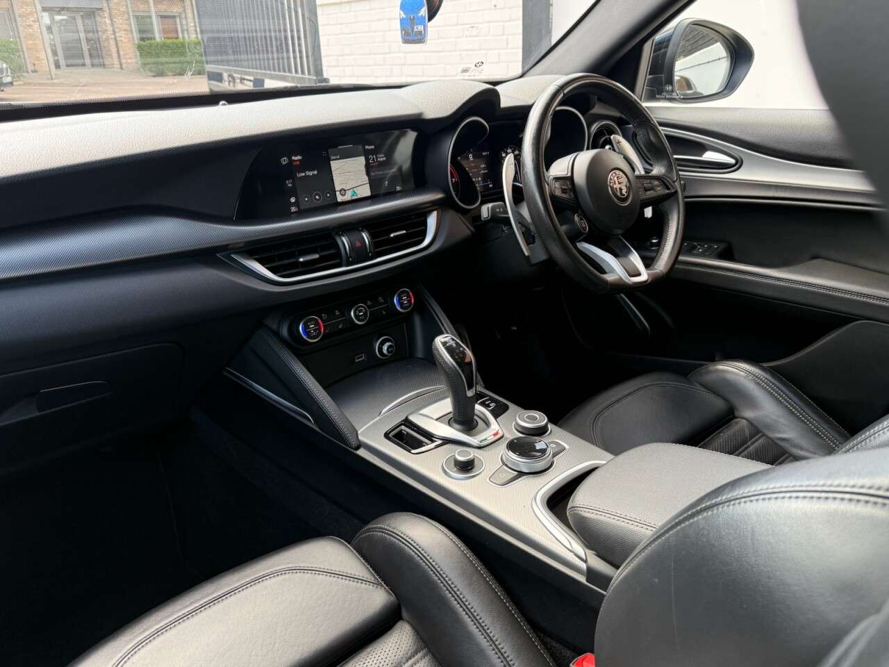 A 2022 ALFA ROMEO STELVIO 2.0T Veloce SUV 5dr Petrol Auto Q4 AWD Euro 6 (s/s) (280 ps) ..JUST SERVICE A 2022 ALFA ROMEO STELVIO 2.0T Veloce SUV 5dr Petrol Auto Q4 AWD Euro 6 (s/s) (280 ps) ..JUST SERVICE