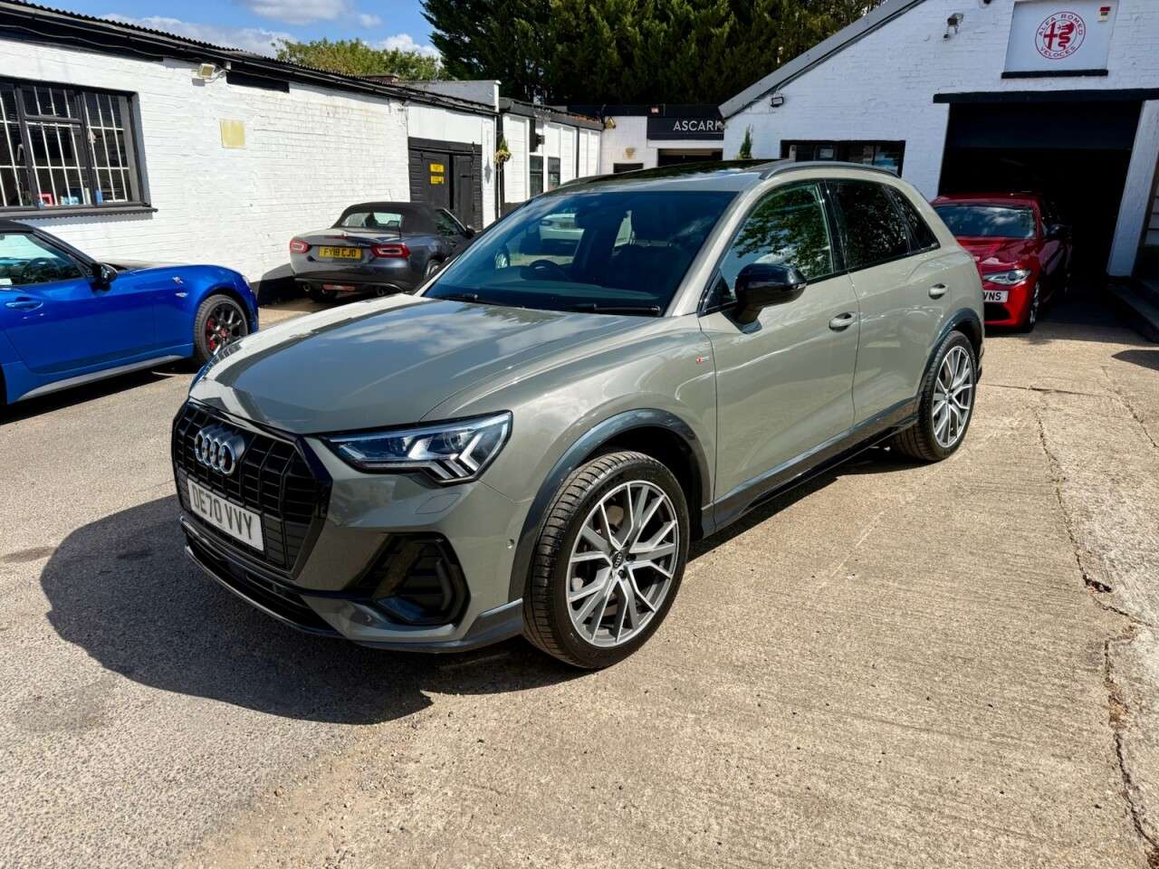 A 2020 AUDI Q3 2.0 TFSI 45 Vorsprung SUV 5dr Petrol S Tronic quattro Euro 6 (s/s) (230 ps) A 2020 AUDI Q3 2.0 TFSI 45 Vorsprung SUV 5dr Petrol S Tronic quattro Euro 6 (s/s) (230 ps)