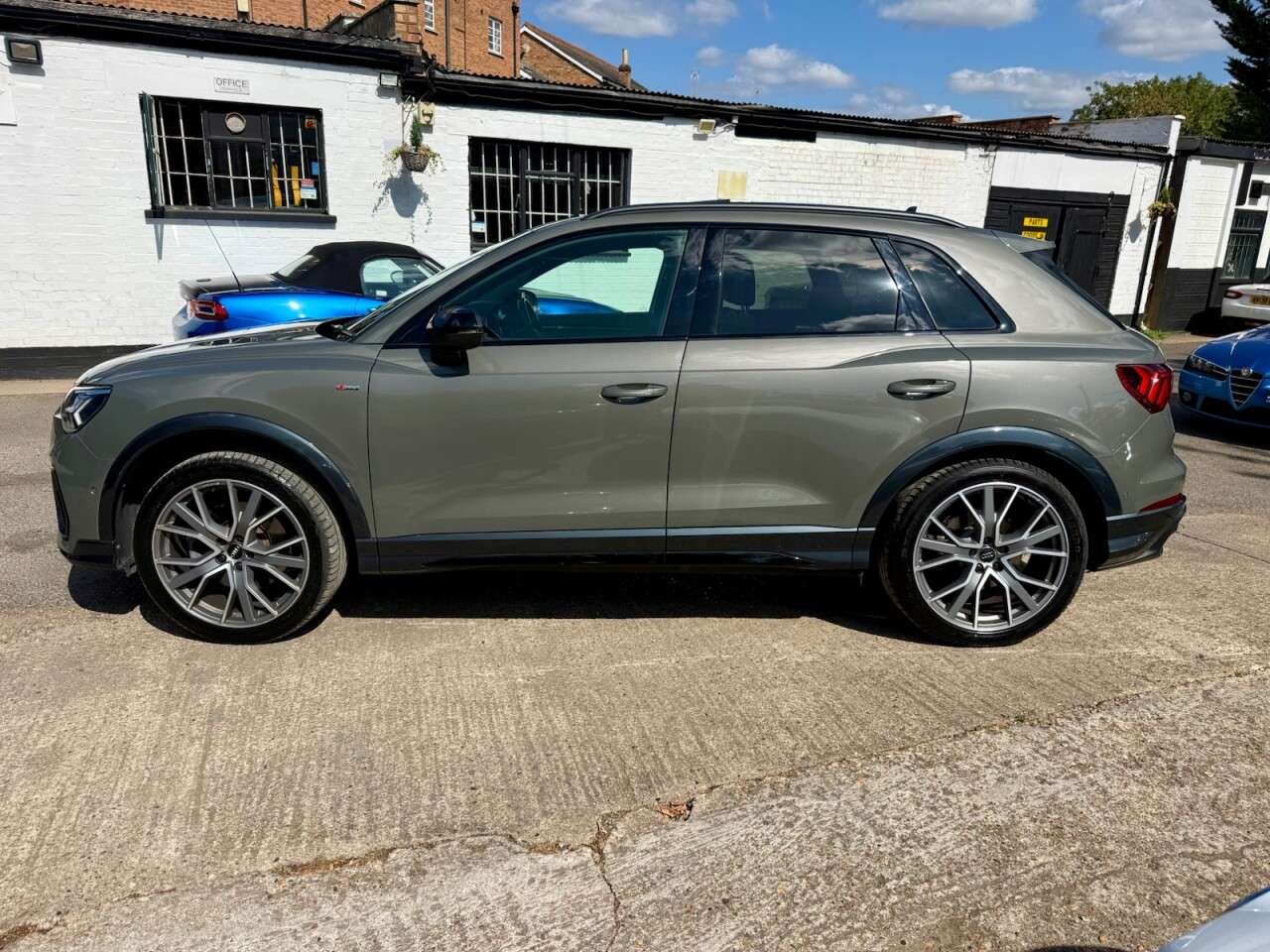 2020 AUDI Q3 2020 AUDI Q3