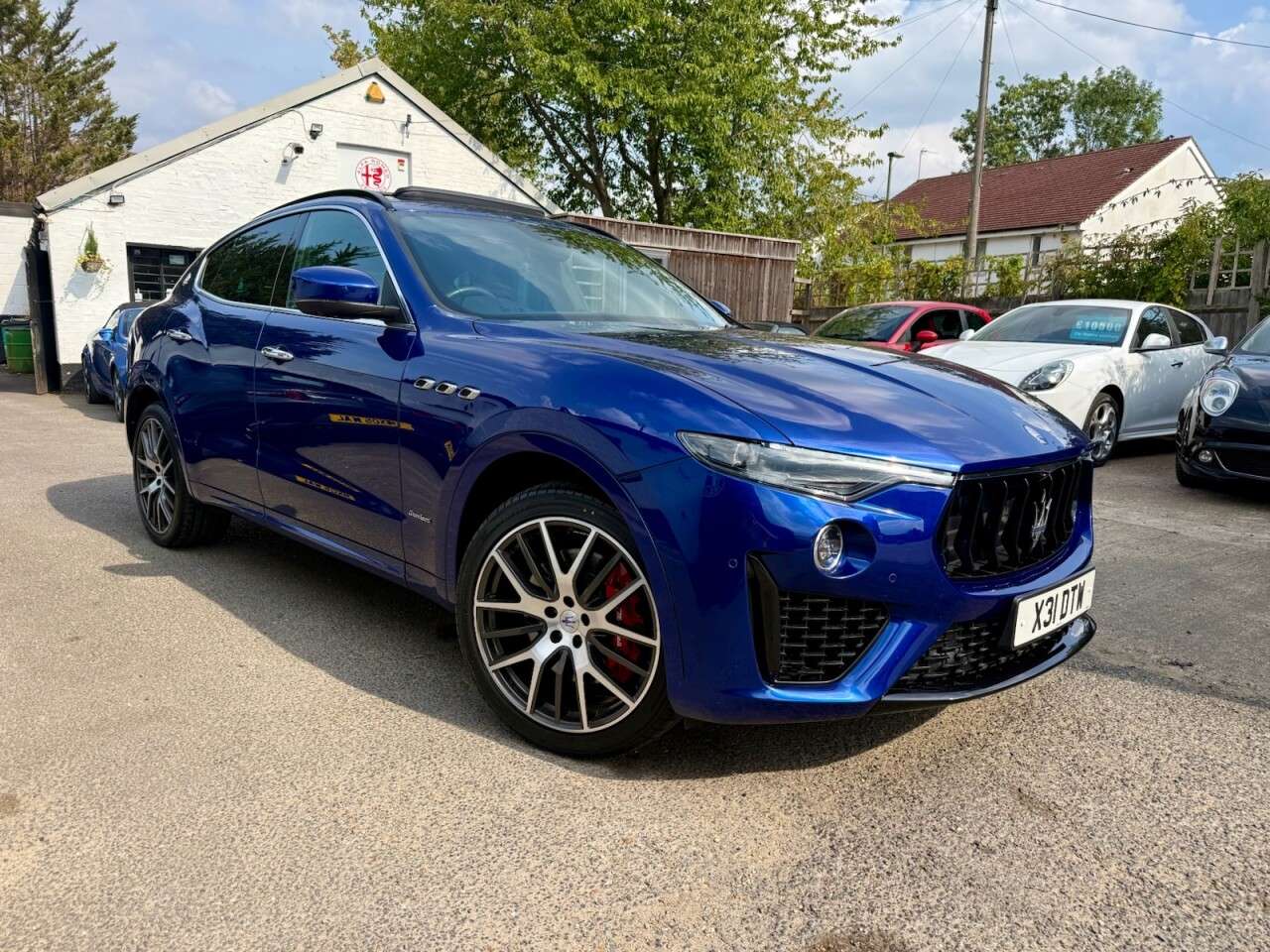 A 2019 MASERATI LEVANTE 3.0 V6 SUV 5dr Petrol ZF 4WD Euro 6 (s/s) (350 ps) 21" ALLOYS + RED BREMBO A 2019 MASERATI LEVANTE 3.0 V6 SUV 5dr Petrol ZF 4WD Euro 6 (s/s) (350 ps) 21" ALLOYS + RED BREMBO