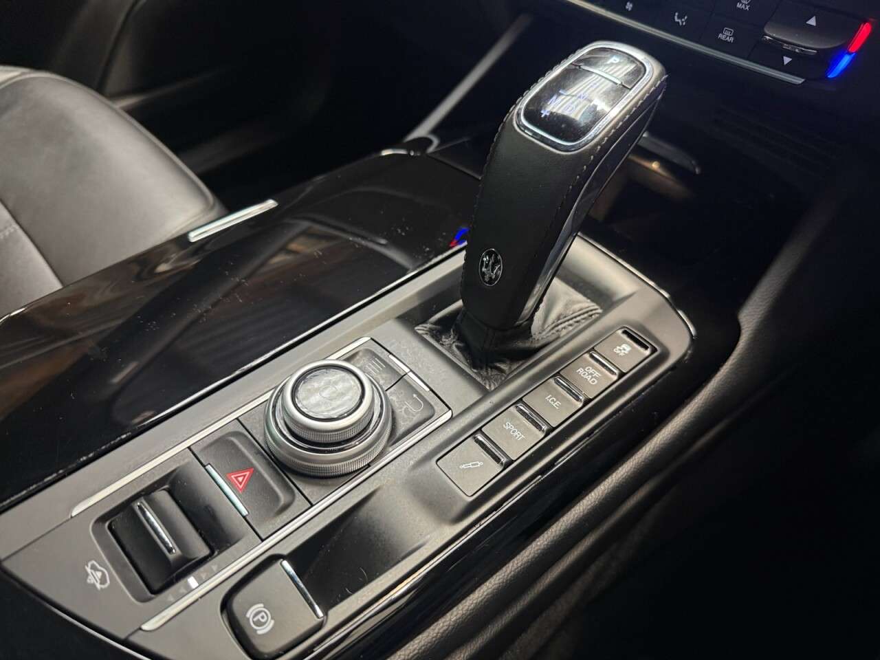 2019 MASERATI LEVANTE 2019 MASERATI LEVANTE