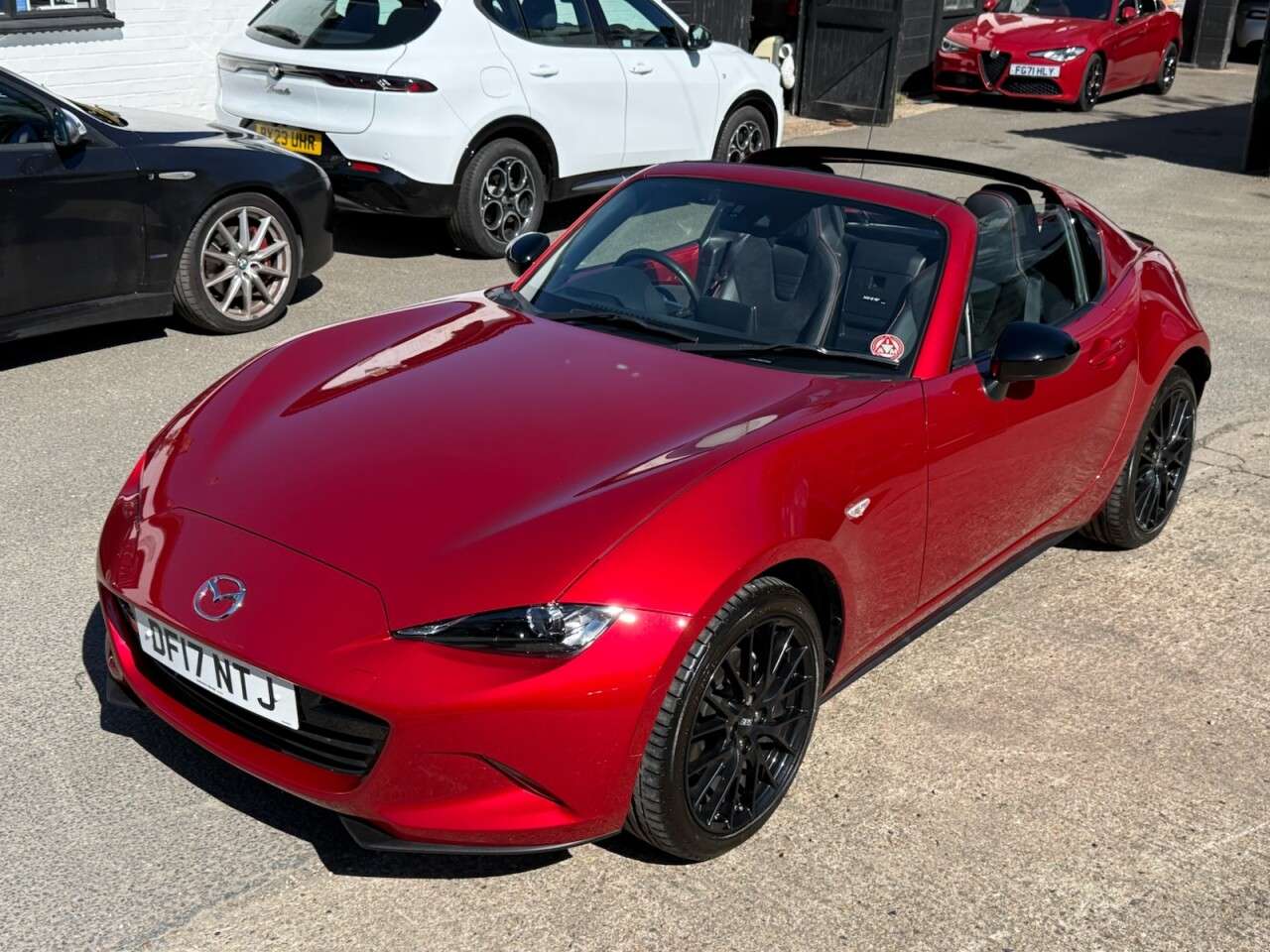 2017 MAZDA MX-5 RF 2017 MAZDA MX-5 RF