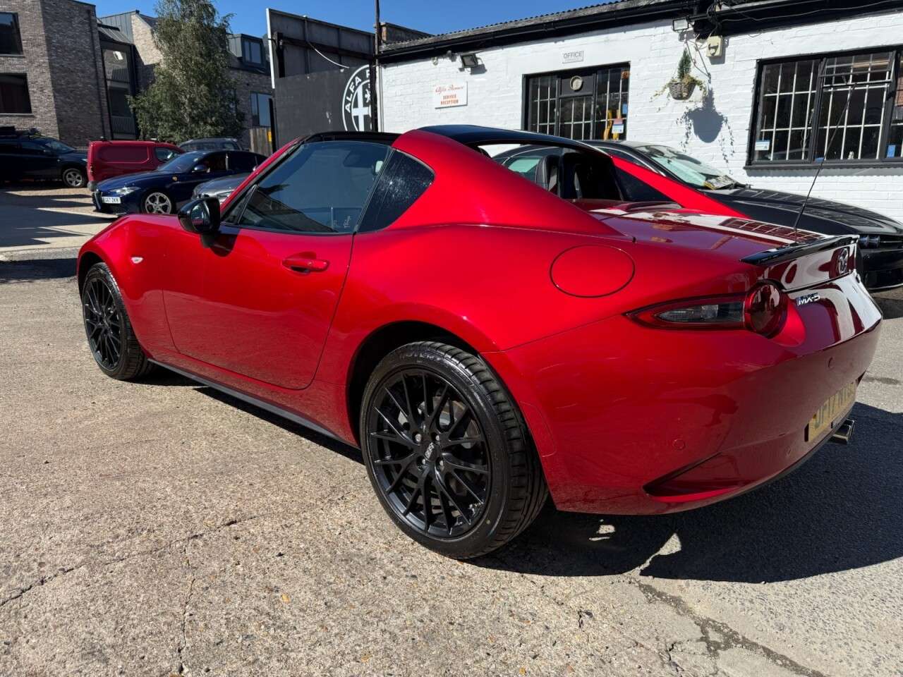 2017 MAZDA MX-5 RF 2017 MAZDA MX-5 RF