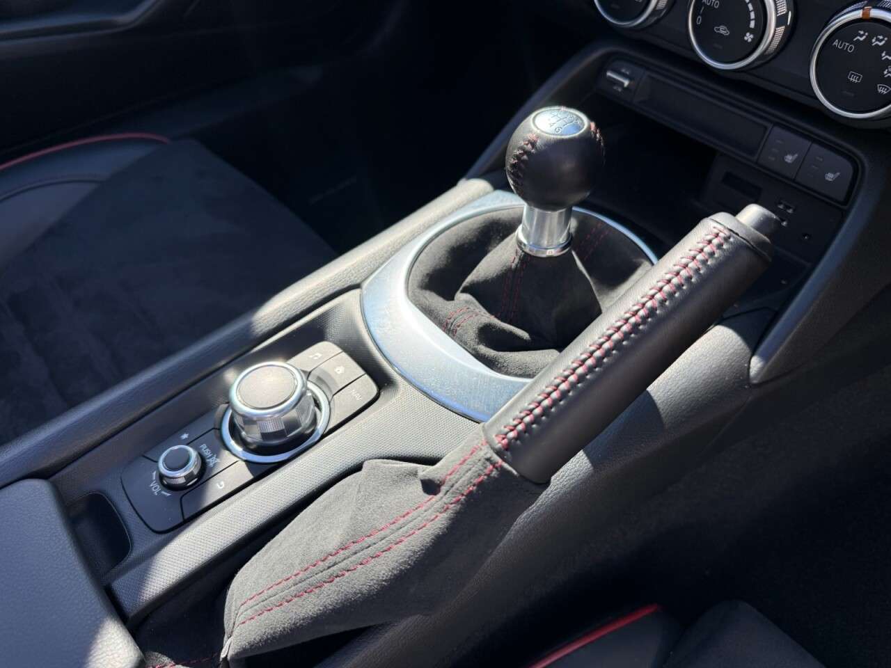 2017 MAZDA MX-5 RF 2017 MAZDA MX-5 RF