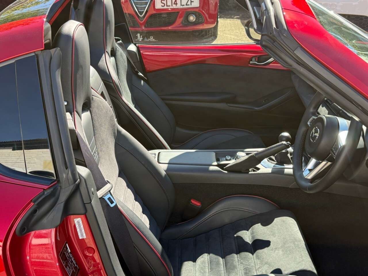 2017 MAZDA MX-5 RF 2017 MAZDA MX-5 RF