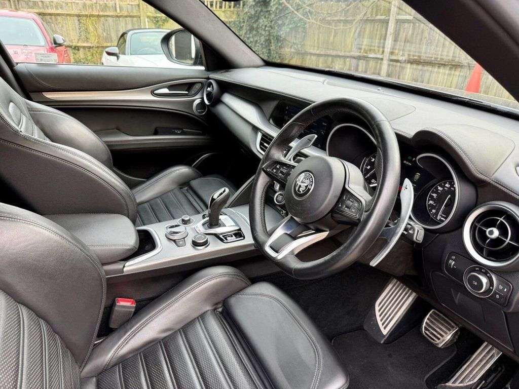 A 2020 ALFA ROMEO STELVIO 2.0T Veloce SUV 5dr Petrol Auto Q4 AWD Euro 6 (s/s) (280 ps) A 2020 ALFA ROMEO STELVIO 2.0T Veloce SUV 5dr Petrol Auto Q4 AWD Euro 6 (s/s) (280 ps)