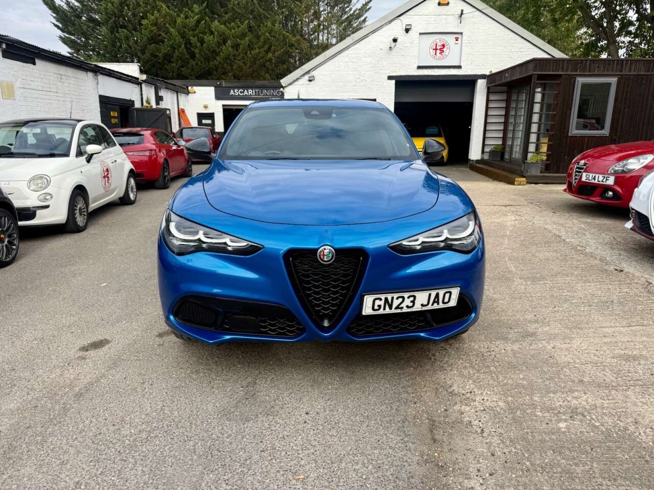 A 2023 ALFA ROMEO STELVIO 2.0T Veloce SUV 5dr Petrol Auto Q4 AWD Euro 6 (s/s) (280 ps) JUST HAD FULL A 2023 ALFA ROMEO STELVIO 2.0T Veloce SUV 5dr Petrol Auto Q4 AWD Euro 6 (s/s) (280 ps) JUST HAD FULL