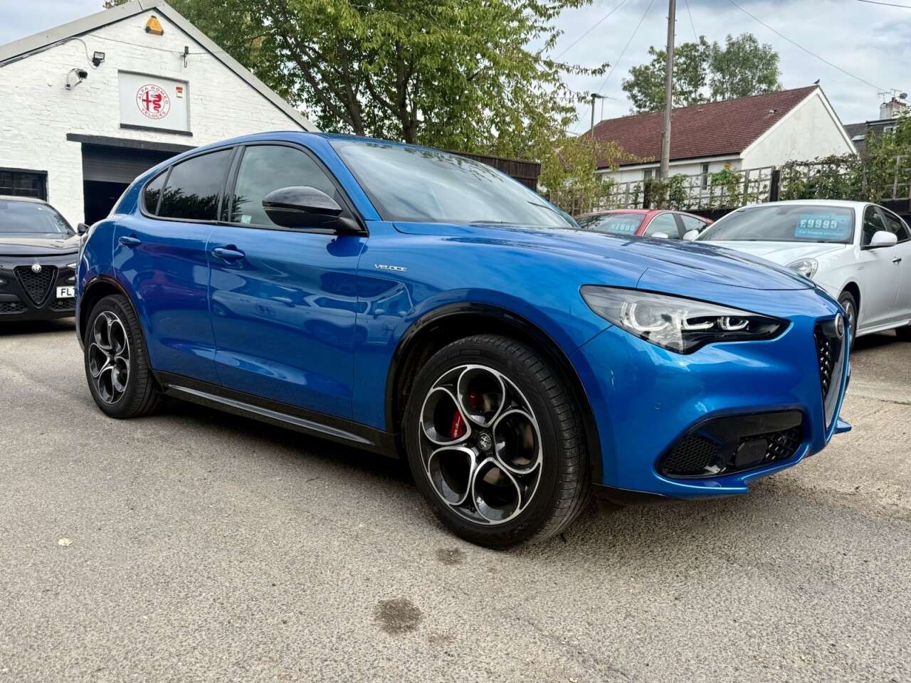 A 2023 ALFA ROMEO STELVIO 2.0T Veloce SUV 5dr Petrol Auto Q4 AWD Euro 6 (s/s) (280 ps) JUST HAD FULL A 2023 ALFA ROMEO STELVIO 2.0T Veloce SUV 5dr Petrol Auto Q4 AWD Euro 6 (s/s) (280 ps) JUST HAD FULL
