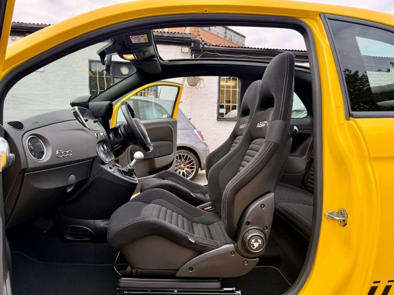 2021 ABARTH 595C 2021 ABARTH 595C