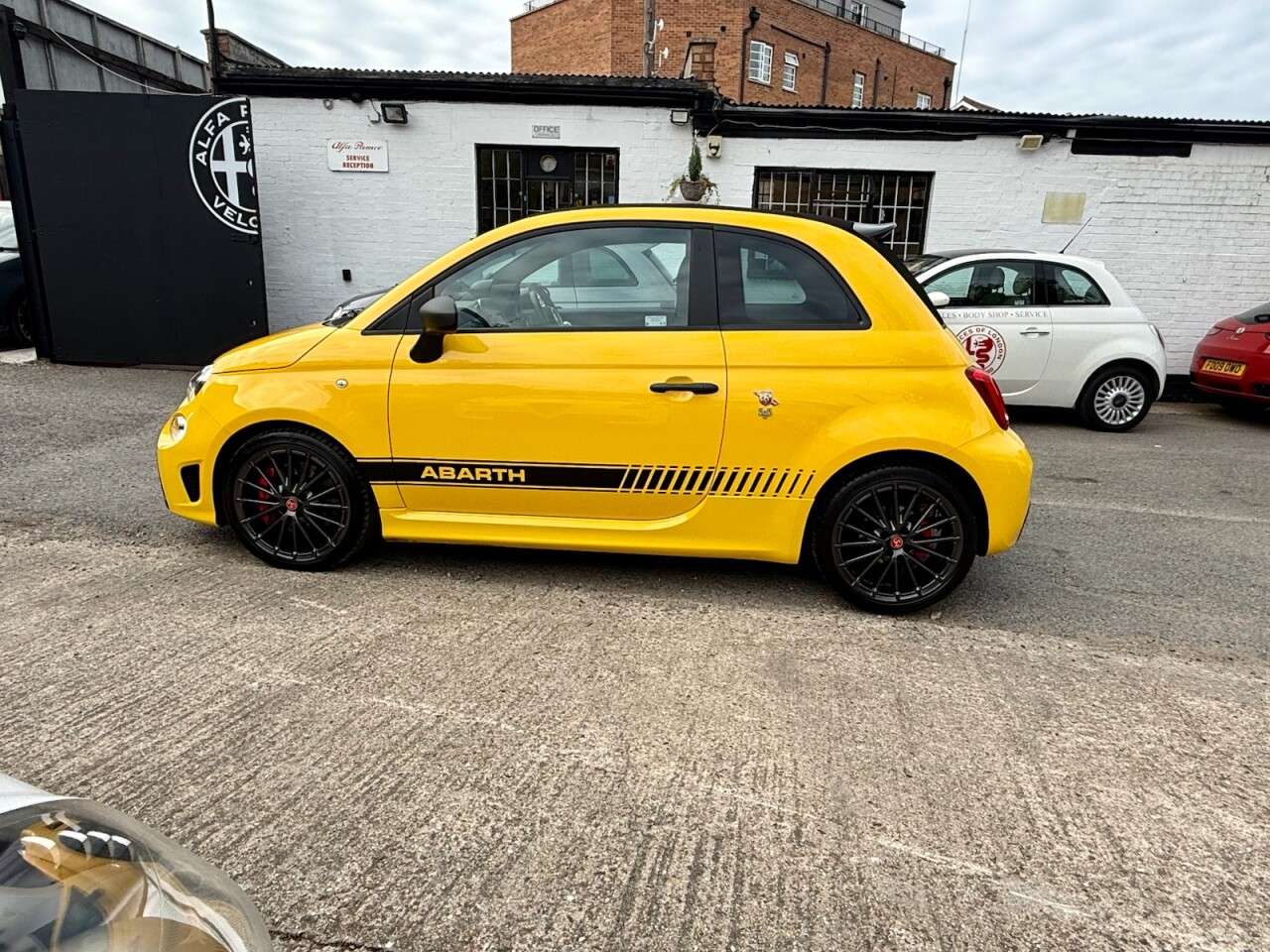 2021 ABARTH 595C 2021 ABARTH 595C