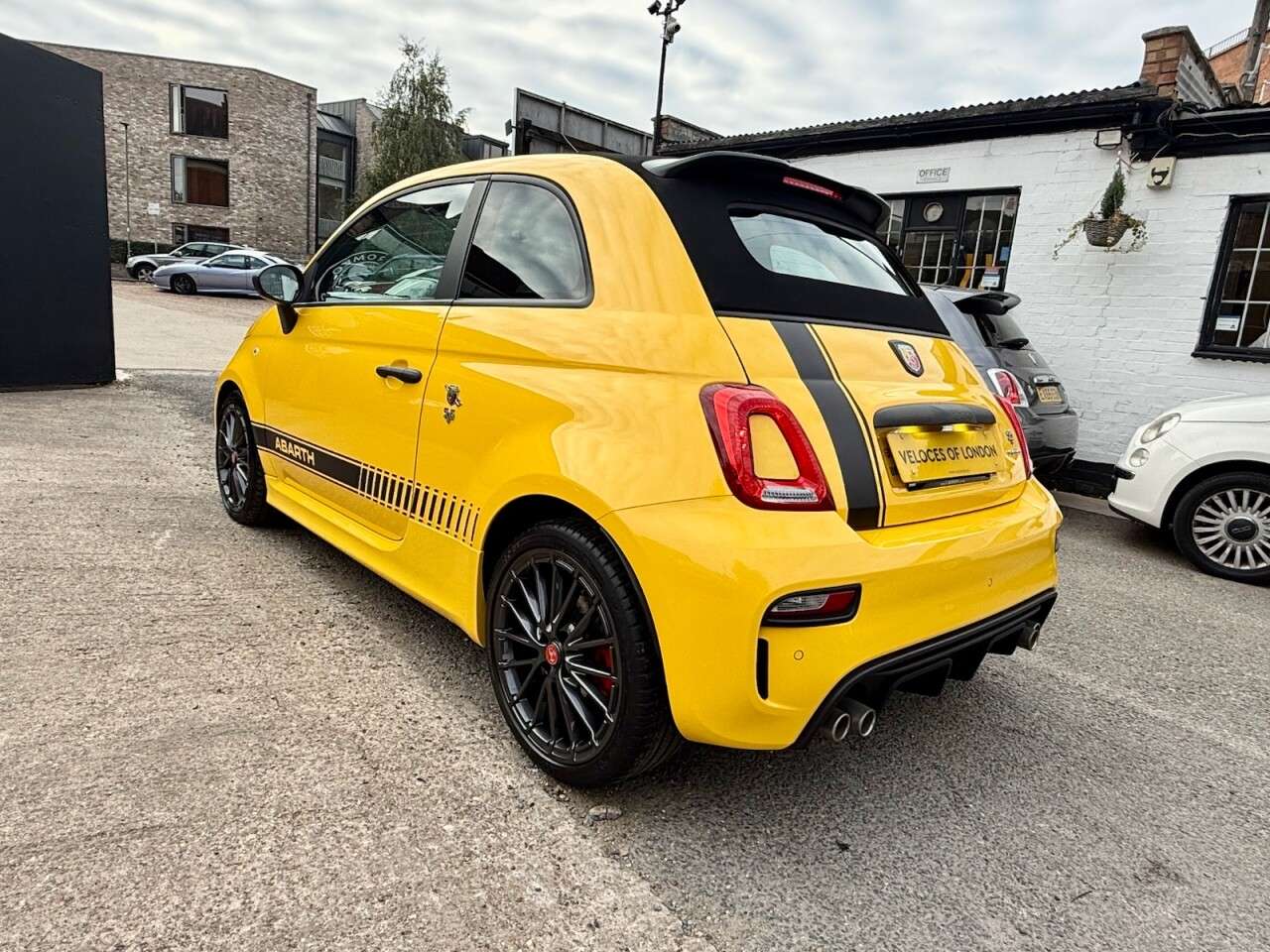 2021 ABARTH 595C 2021 ABARTH 595C