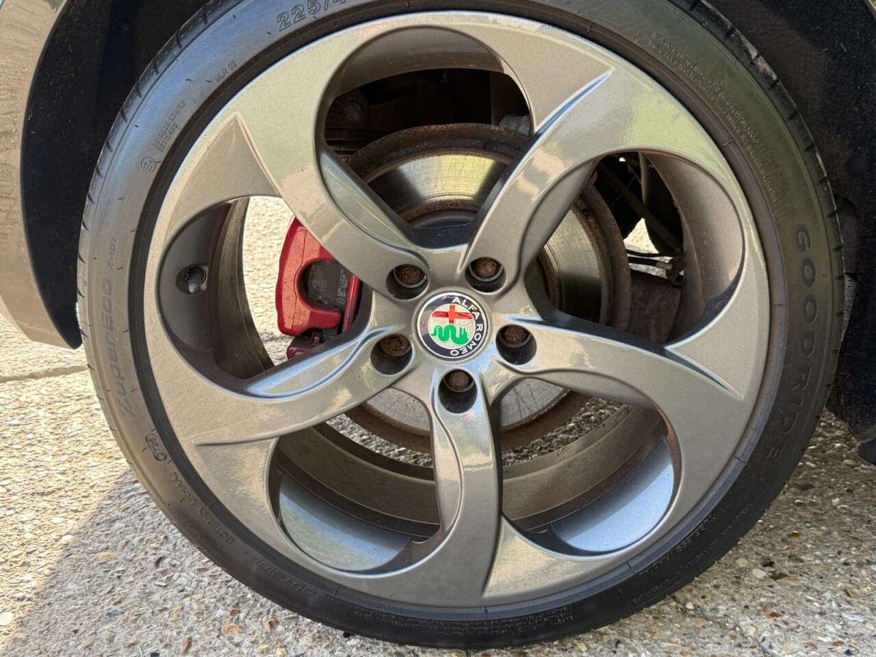 A 2013 ALFA ROMEO GIULIETTA 1.4 TB MultiAir Sportiva Hatchback 5dr Petrol Manual Euro 5 (s/s) (170 bhp) A 2013 ALFA ROMEO GIULIETTA 1.4 TB MultiAir Sportiva Hatchback 5dr Petrol Manual Euro 5 (s/s) (170 bhp)