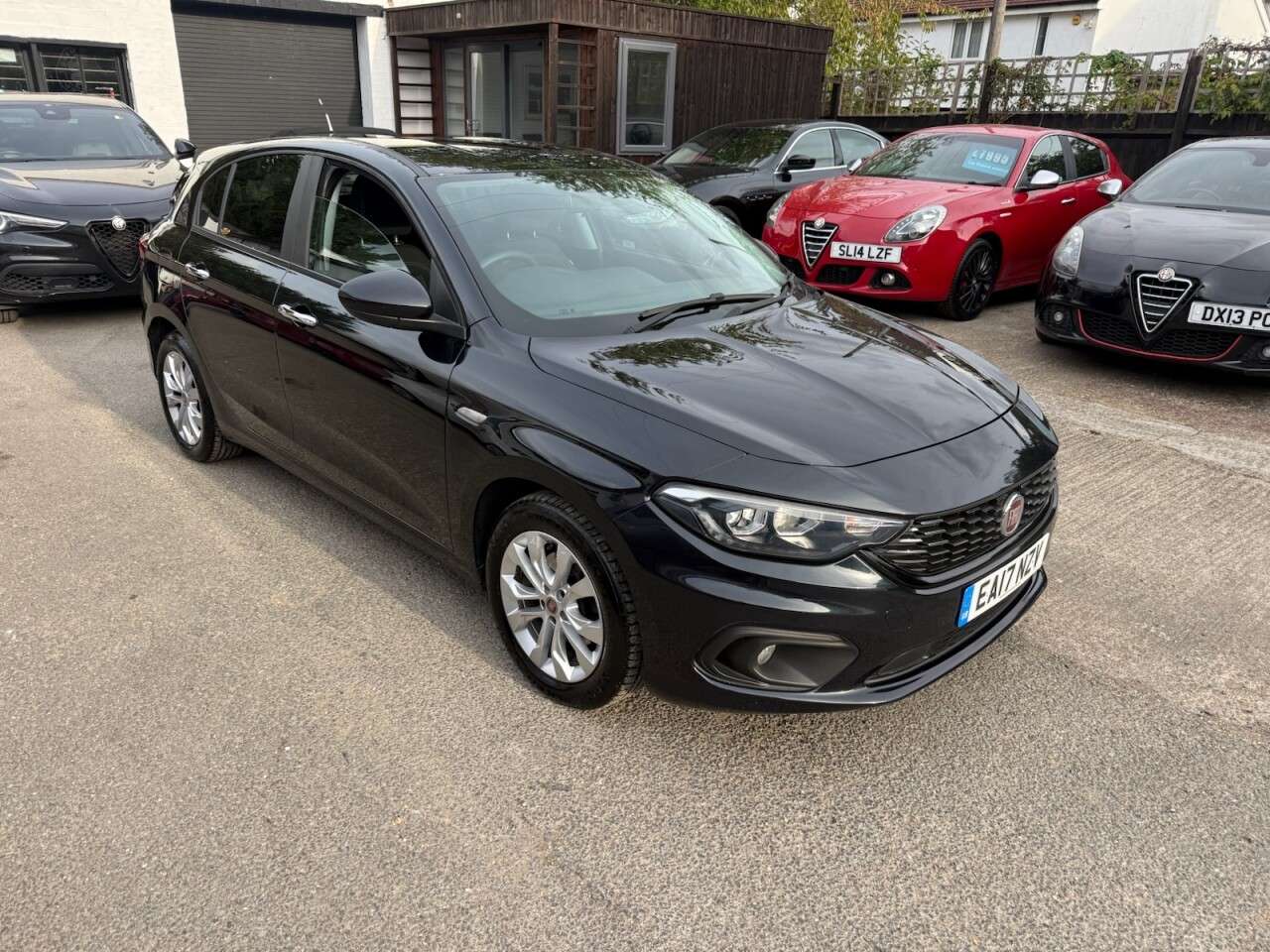 A 2017 FIAT TIPO 1.4 MPI Easy Plus Hatchback 5dr Petrol Manual Euro 6 (95 ps) REAR VIEW CAME A 2017 FIAT TIPO 1.4 MPI Easy Plus Hatchback 5dr Petrol Manual Euro 6 (95 ps) REAR VIEW CAME