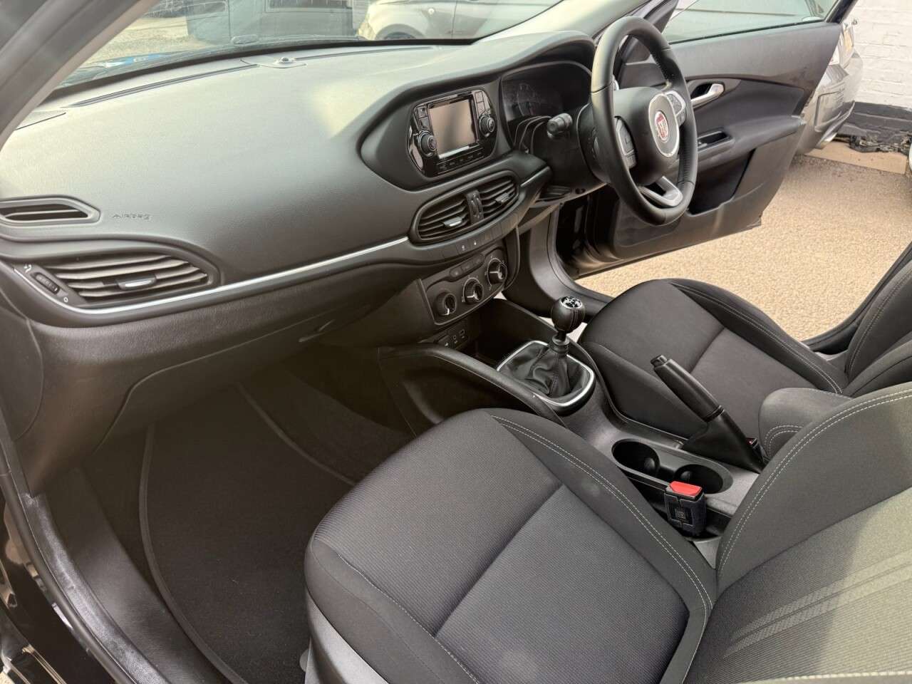 2017 FIAT TIPO 2017 FIAT TIPO