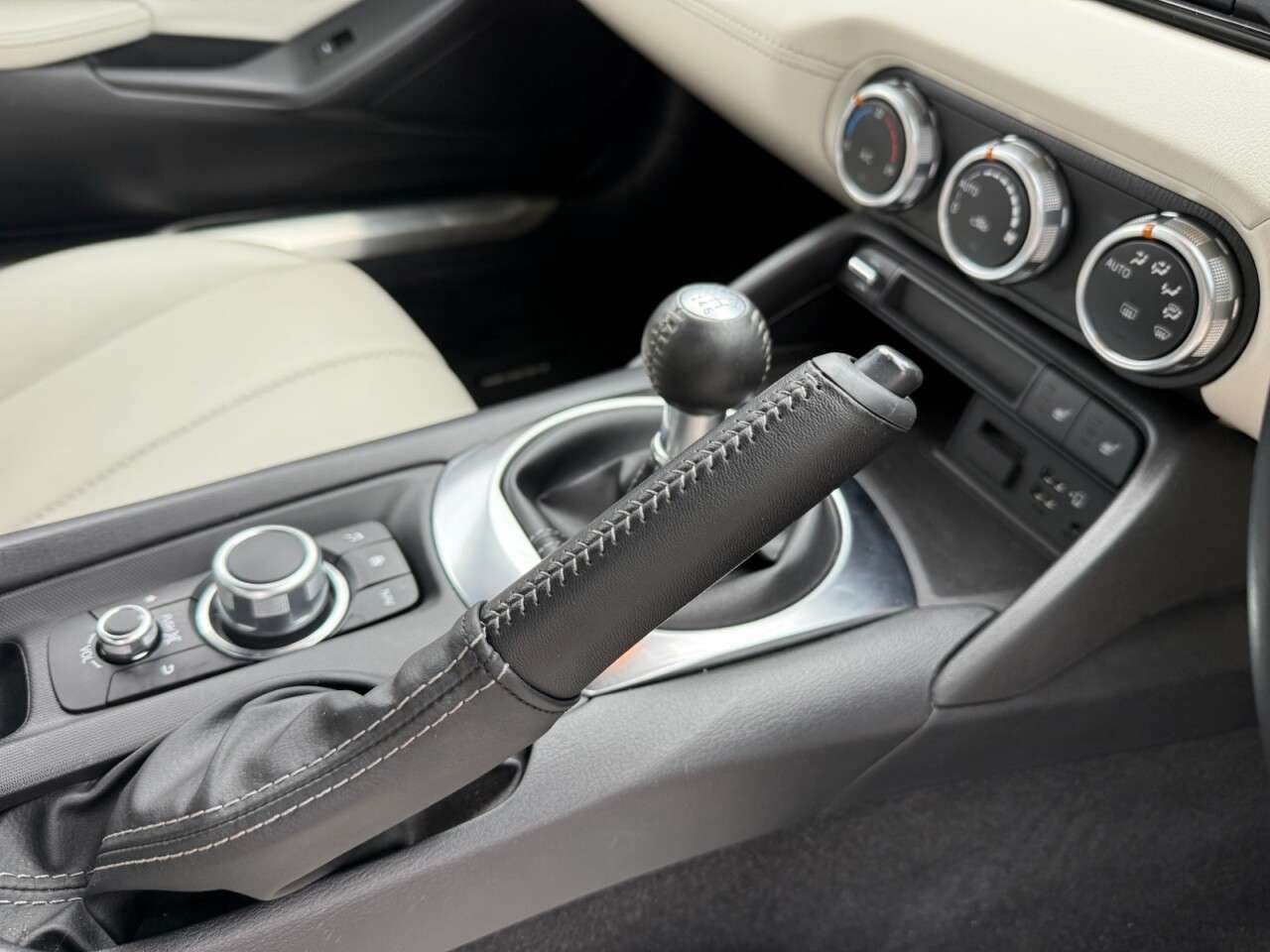 2021 MAZDA MX-5 RF 2021 MAZDA MX-5 RF