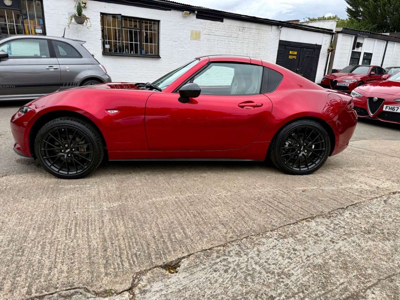 2021 MAZDA MX-5 RF 2021 MAZDA MX-5 RF