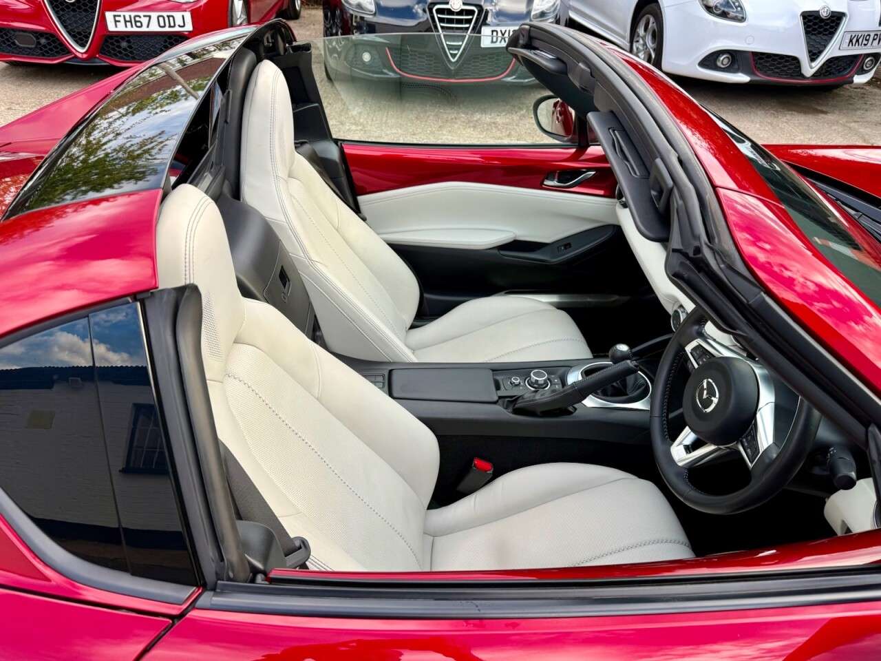 2021 MAZDA MX-5 RF 2021 MAZDA MX-5 RF
