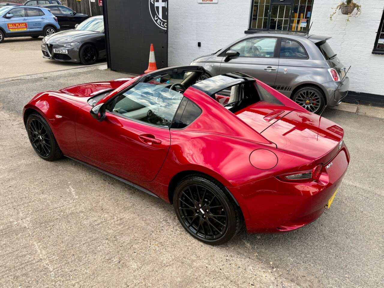 2021 MAZDA MX-5 RF 2021 MAZDA MX-5 RF