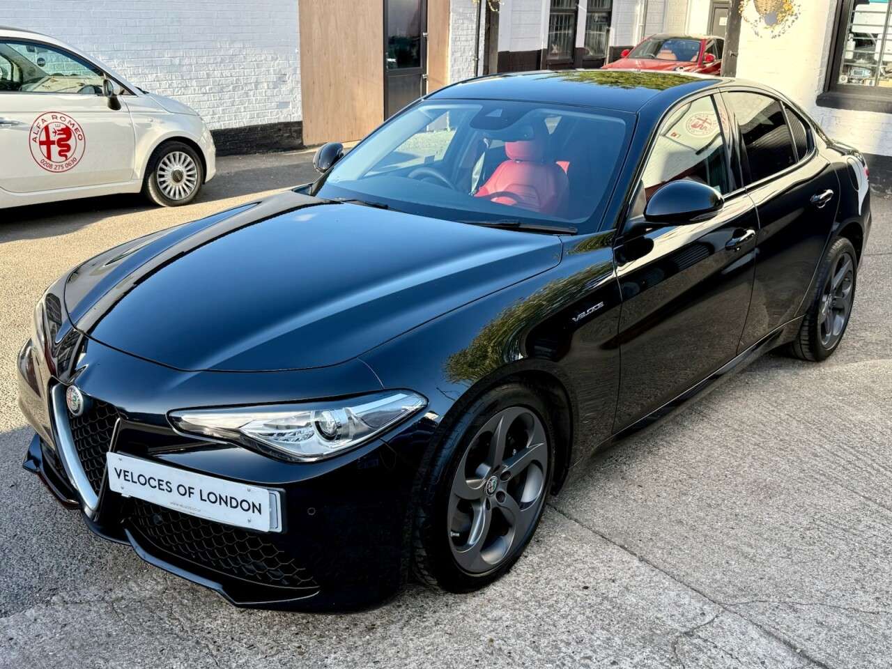 A 2019 ALFA ROMEO GIULIA 2.0T Veloce Saloon 4dr Petrol Auto Euro 6 (s/s) (280 ps) ..JUST SERVICED + A 2019 ALFA ROMEO GIULIA 2.0T Veloce Saloon 4dr Petrol Auto Euro 6 (s/s) (280 ps) ..JUST SERVICED +
