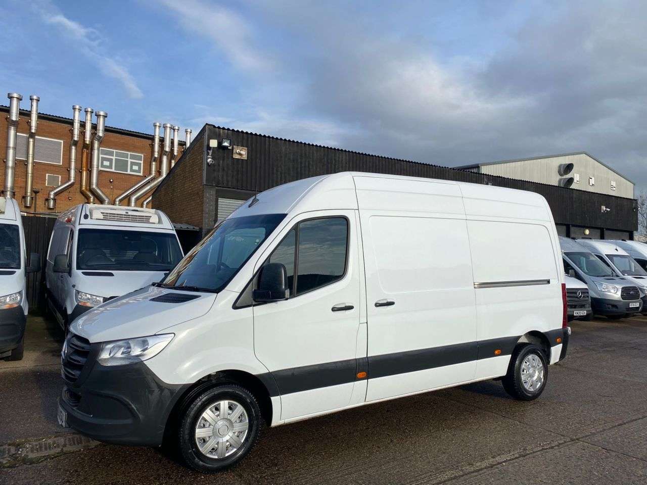 A 2020 MERCEDES-BENZ SPRINTER 2.1 314 CDI L2 H2 MWB PROGRESSIVE 140BHP. FWD. 89K MLS. FACELIFT. EURO 6. F A 2020 MERCEDES-BENZ SPRINTER 2.1 314 CDI L2 H2 MWB PROGRESSIVE 140BHP. FWD. 89K MLS. FACELIFT. EURO 6. F