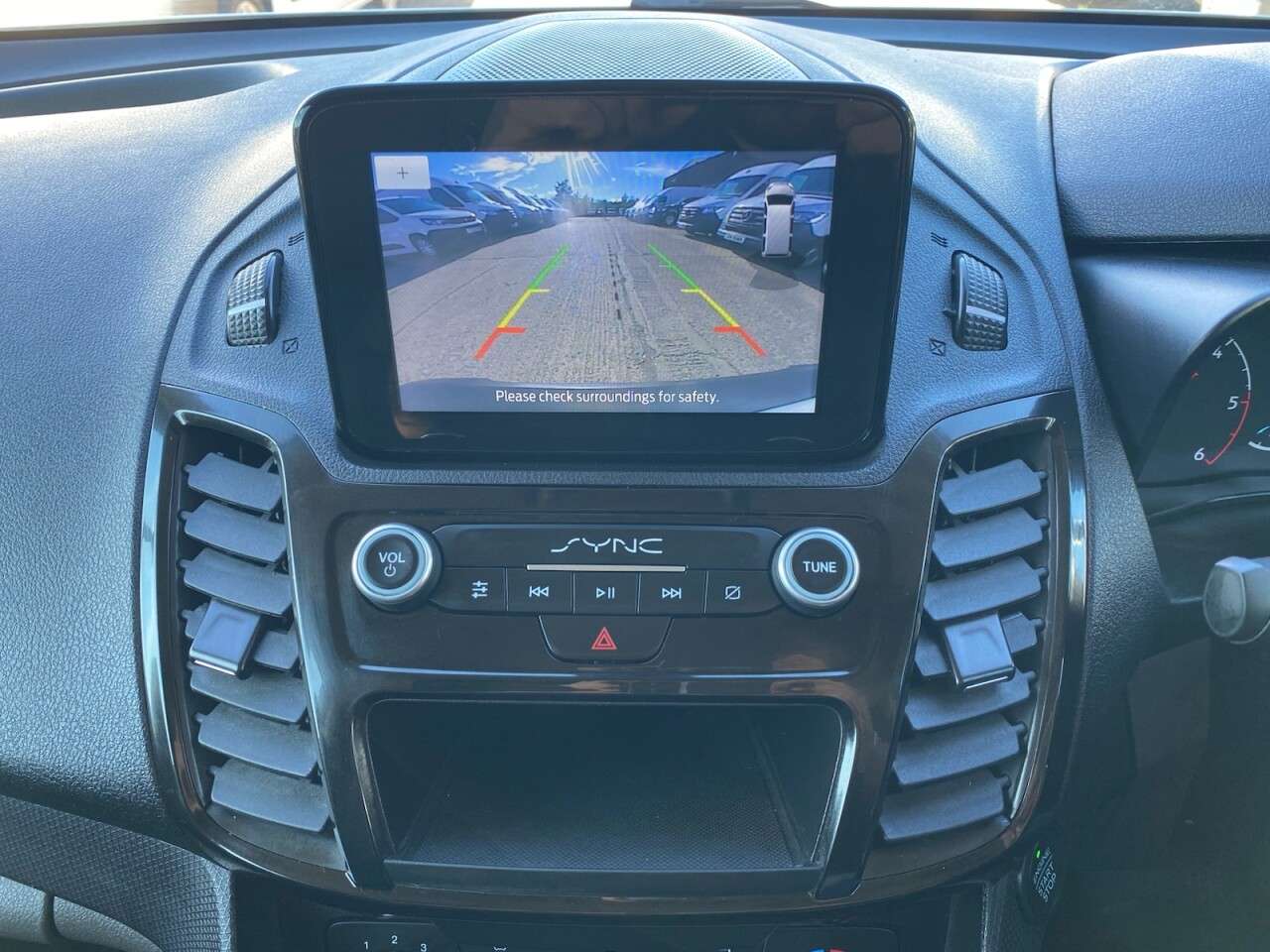 A 2022 FORD TRANSIT CONNECT 1.5 TDCI 250 ECOBLUE LIMITED AUTO L2 LWB 120BHP EURO 6 ULEZ. AIRCON. 89K ML A 2022 FORD TRANSIT CONNECT 1.5 TDCI 250 ECOBLUE LIMITED AUTO L2 LWB 120BHP EURO 6 ULEZ. AIRCON. 89K ML