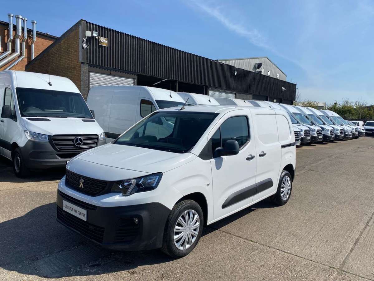 Check out this Peugeot Partner 2021 Diesel Manual