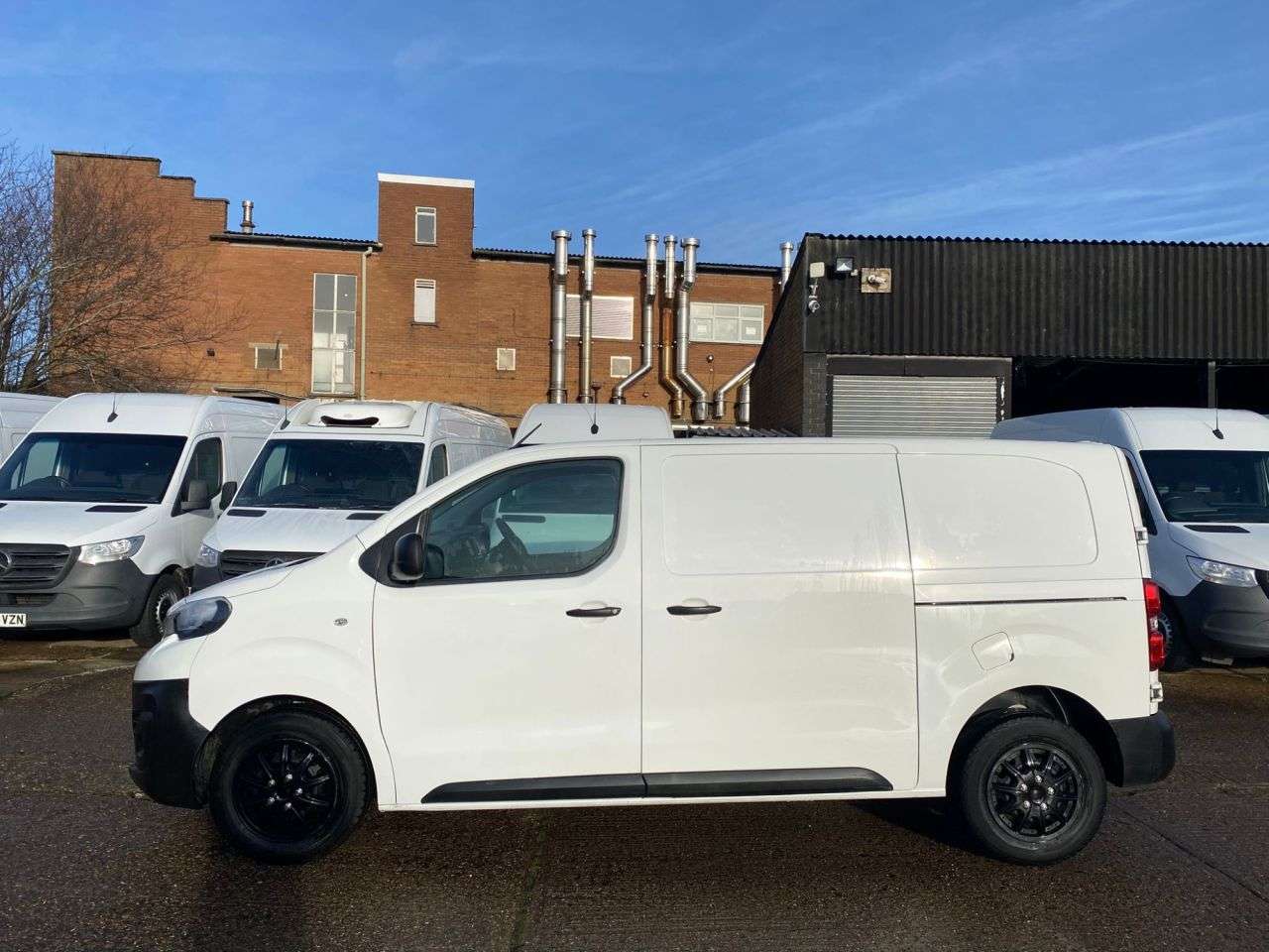 A 2019 PEUGEOT EXPERT 1.6 BLUE HDI PROFESSIONAL MWB 100BHP. SUPER LOW 29K MLS. AIRCON. FINANCE. 1 A 2019 PEUGEOT EXPERT 1.6 BLUE HDI PROFESSIONAL MWB 100BHP. SUPER LOW 29K MLS. AIRCON. FINANCE. 1