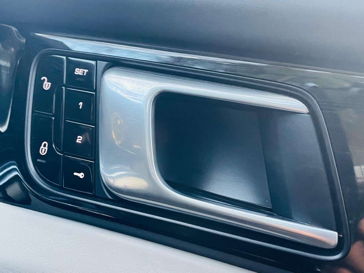 2017 PORSCHE PANAMERA 2017 PORSCHE PANAMERA